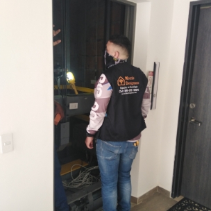 Instalación de cámara en ascensor