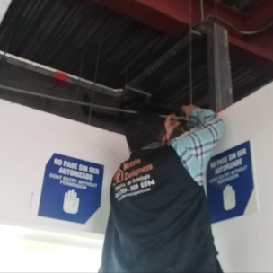 Instalación equipo biométrico